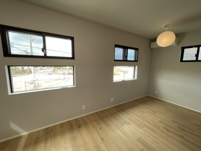 【洋室】 | 真栄里戸建て