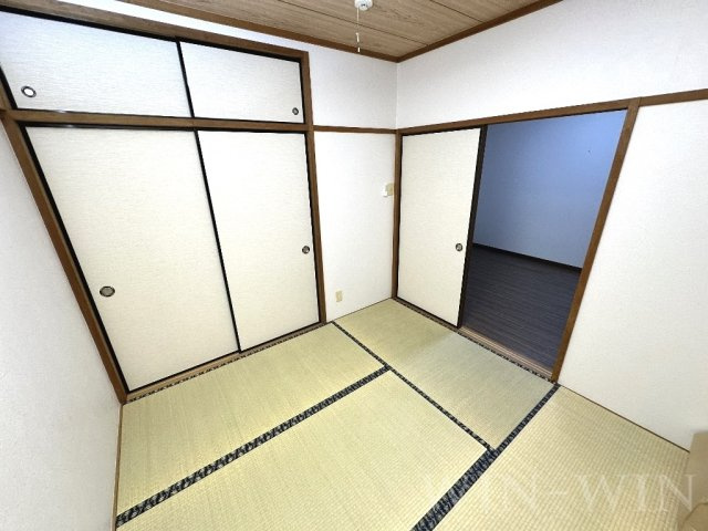 パル松井 Aの和室