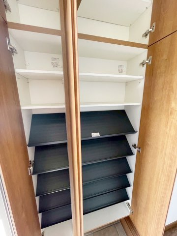 小山板倉町の収納