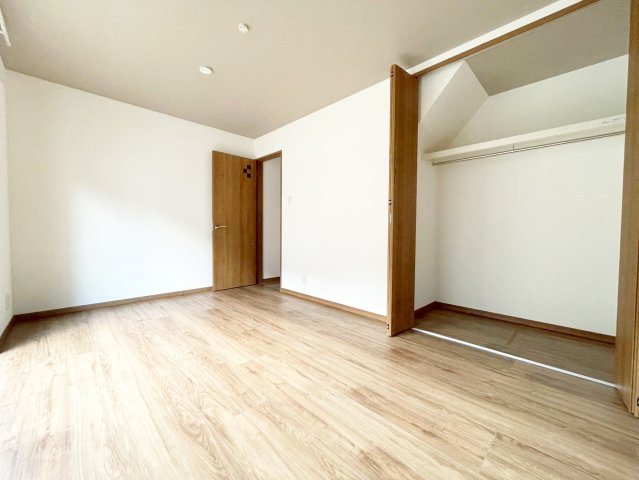 小山板倉町の洋室