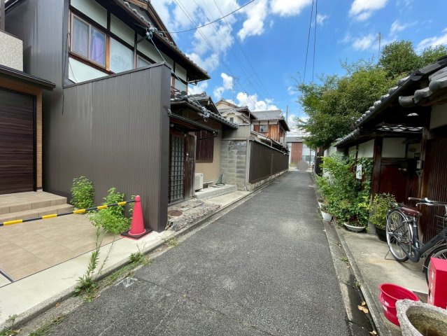 小山板倉町の前面道路含む現地写真