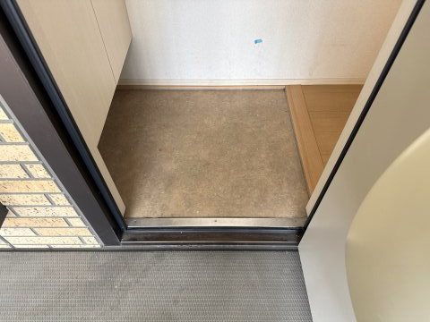 パインハイツ　Ａ棟の玄関