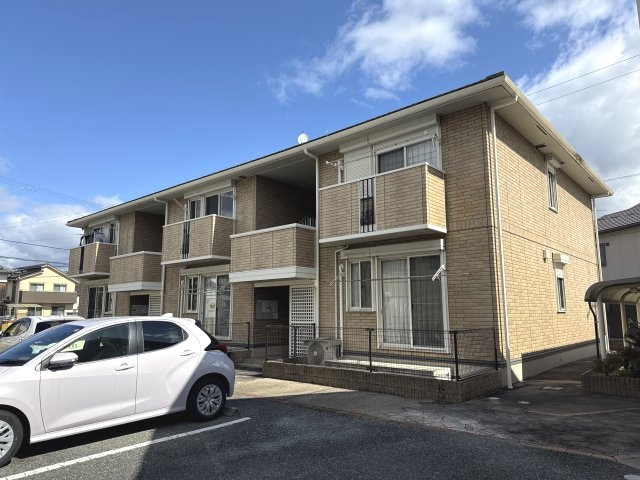 パインハイツ　Ａ棟の外観