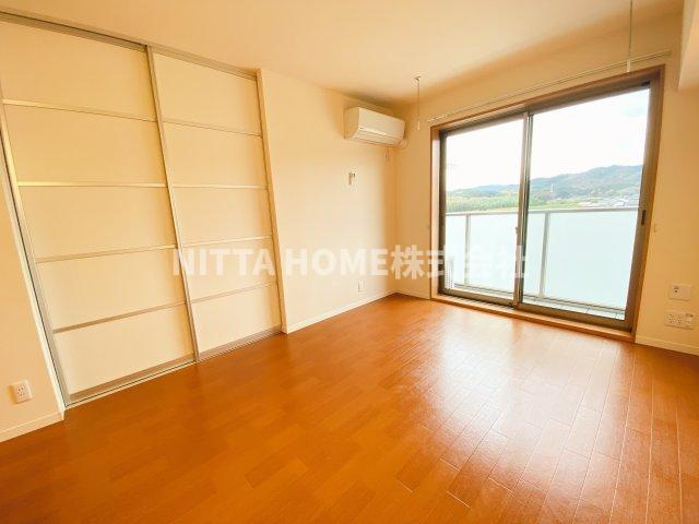 ベルフルールの寝室|６．３帖の洋室のお部屋です◎