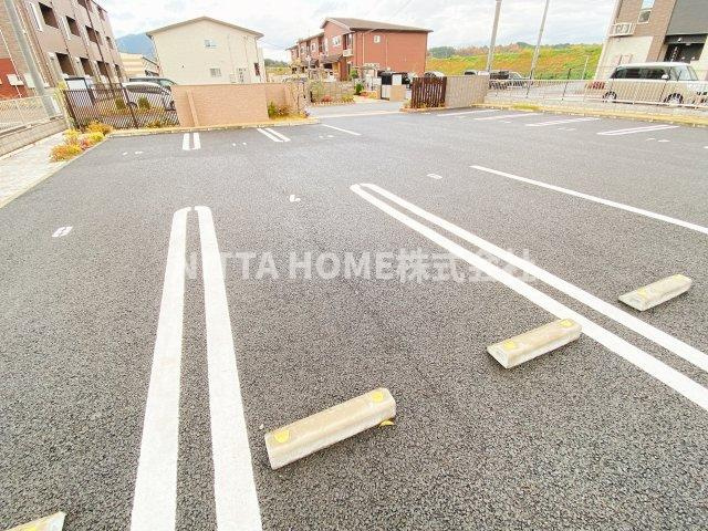 ベルフルールの駐車場|敷地内に駐車場も完備◎