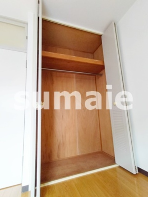 コーポレート与野本町　18の収納|ポール付きの収納です☆