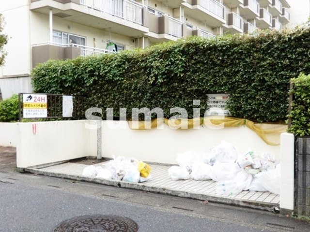 コーポレート与野本町　18のその他共用部分|専用ゴミ置き場。