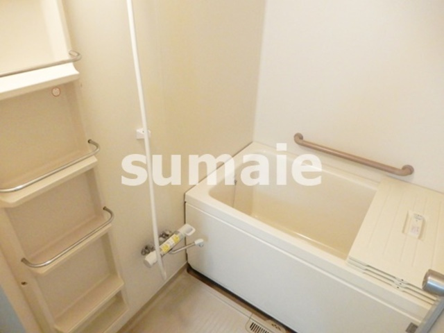 コーポレート与野本町　18の浴室|収納棚付きのバスルーム☆