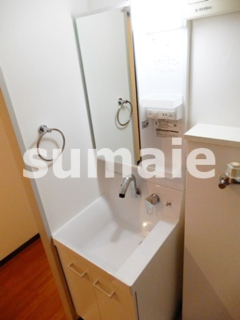 コーポレート与野本町　18の洗面所|独立洗面台。