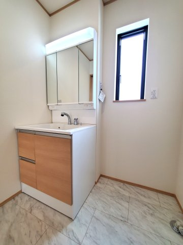 吉川市　高久1丁目　新築戸建　全3棟の洗面所|施工例です