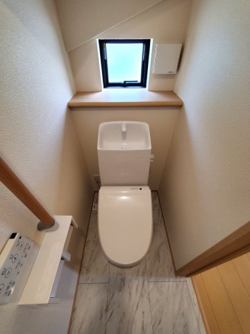 吉川市　高久1丁目　新築戸建　全3棟のトイレ|施工例です