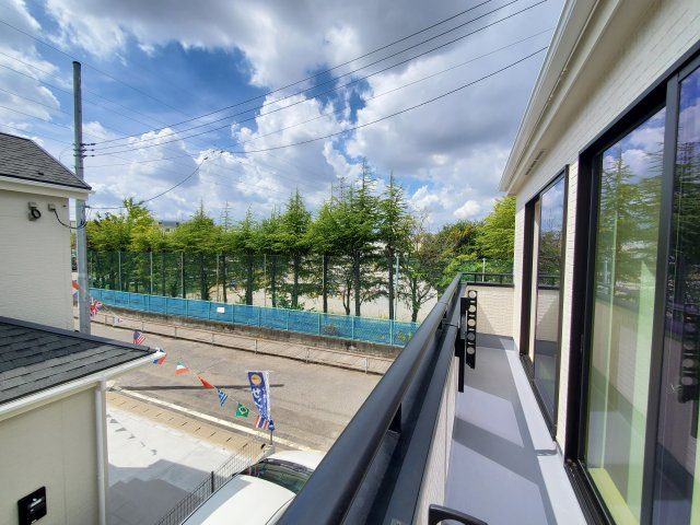 吉川市　高久1丁目　新築戸建　全3棟のバルコニー|施工例です