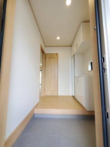 吉川市　高久1丁目　新築戸建　全3棟の玄関|施工例です