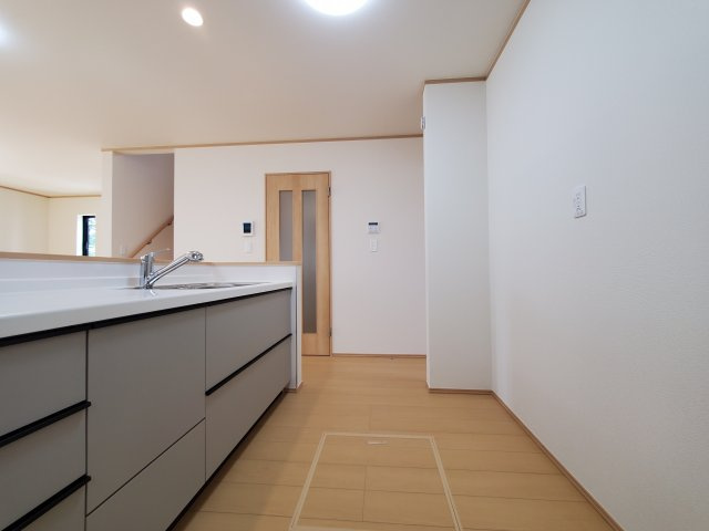 吉川市　高久1丁目　新築戸建　全3棟のキッチン|施工例です