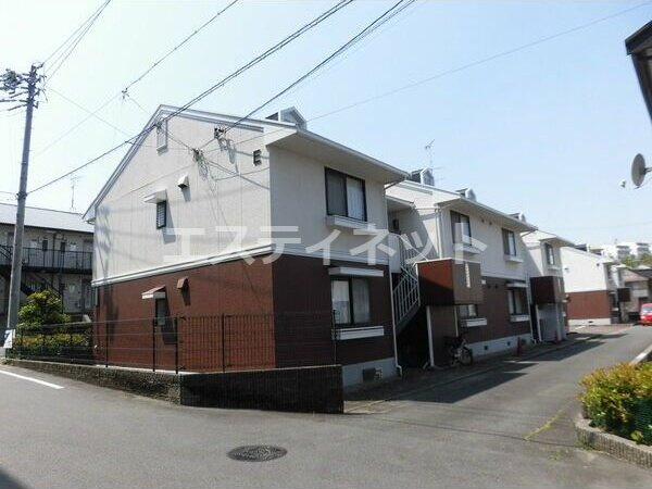 ヴァンベール鳴海E棟の外観