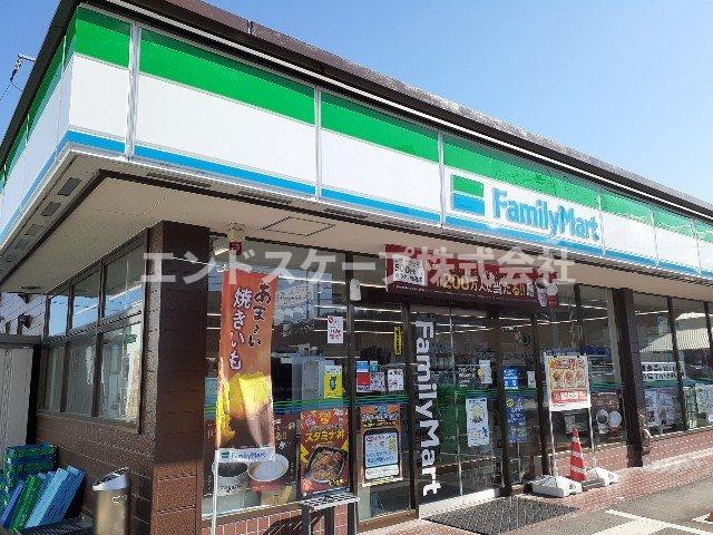 サンライト　フォレスタＢの周辺|ファミリーマート石原町店まで800m
高崎、前橋のお部屋探しはエンドスケープまで！お客様の理想お聞かせ下さい♪