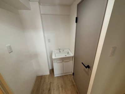 【独立洗面台】 | コーポラス都Ⅱ | 鏡は入居前に取り付けます。