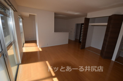 【居間・リビング】 | ノガミ平原ビル