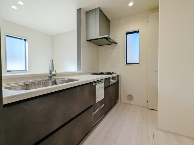 練馬区南田中4丁目 全3棟 2号棟の区画図|南側約4ｍ公道に面する全3棟
日当り通風良好です♪