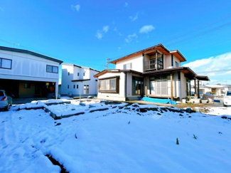 【前面道路含む現地写真】 | 寒河江市大字西根字谷地田　リフォーム済み戸建て