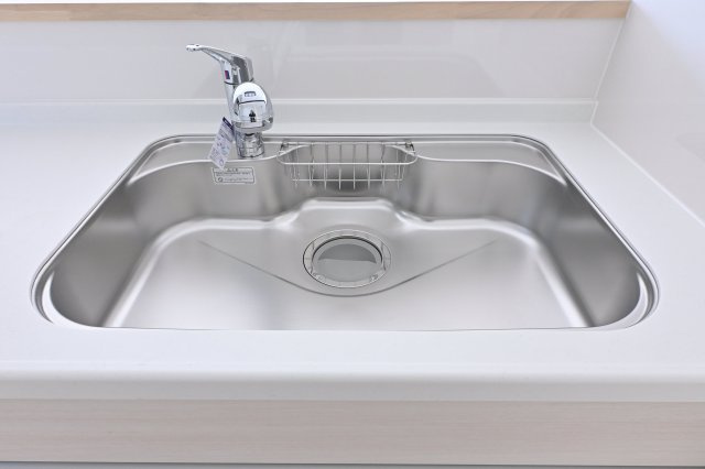 【キッチン】 | 太田市新田木崎町第10　アーネストワン　1号棟 | ステンレスシンクは丈夫でお手入れしやすく、いつまでもピカピカに！