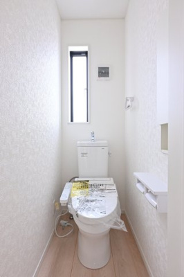 【トイレ】 | 太田市新田木崎町第10　アーネストワン　1号棟 | ２階にもトイレを採用！忙しい朝も家族で分けて使うことができます。