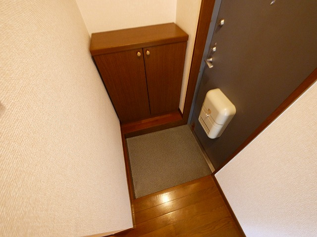 パセオボナール　Ｂ棟の玄関|明るい玄関です