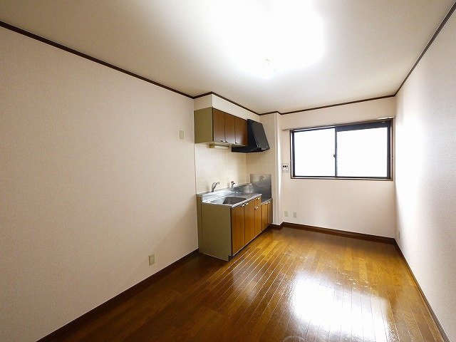 パセオボナール　Ｂ棟の居間・リビング|こちらのリビングで趣味の時間をお楽しみください