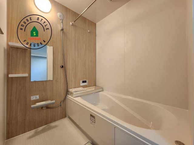 福岡市東区奈多2丁目第5-5棟（2号棟）の浴室|1日の疲れを癒してくれる広々バスルーム。雨の日のお洗濯にも大活躍な浴室乾燥機付です！
