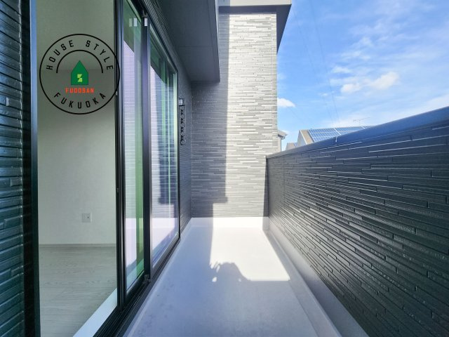 福岡市東区奈多2丁目第5-5棟（2号棟）の展望|窓から緑が見える物件も魅力的です。