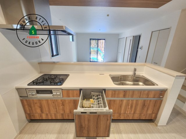 福岡市東区奈多2丁目第5-5棟（2号棟）のキッチン|キッチン。グリル・食器洗い乾燥機・浄水器も完備。