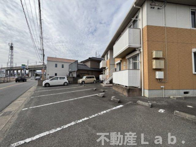 メゾンＹの駐車場