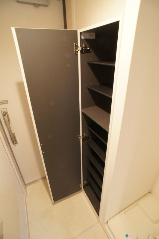 リブリカルミアの玄関