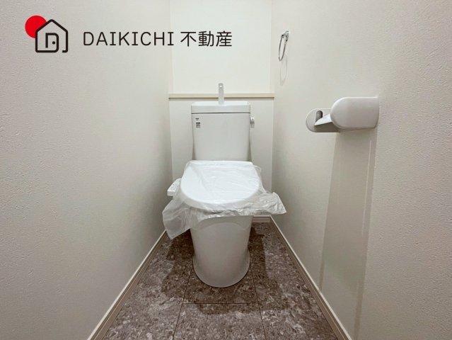 【トイレ】 | ワイウッドコート北本市中丸第6期　新築戸建　全9棟　6号棟