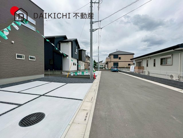 【前面道路含む現地写真】 | ワイウッドコート北本市中丸第6期　新築戸建　全9棟　6号棟