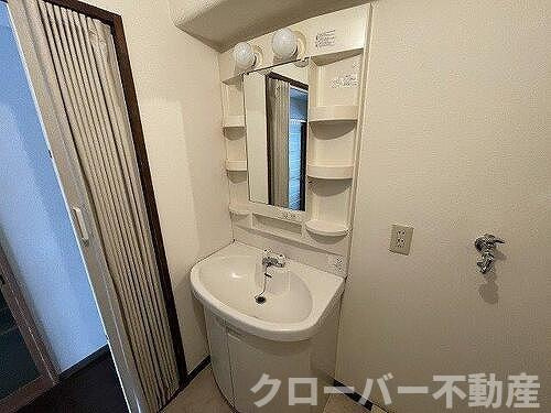 アイランド・コート新宇多津の独立洗面台