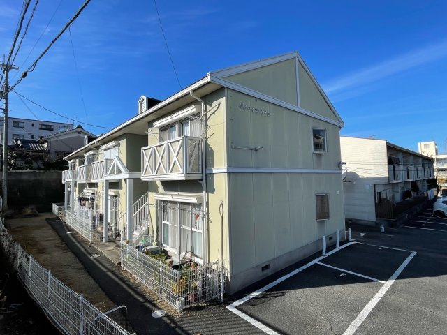 ピノハイツビスの外観