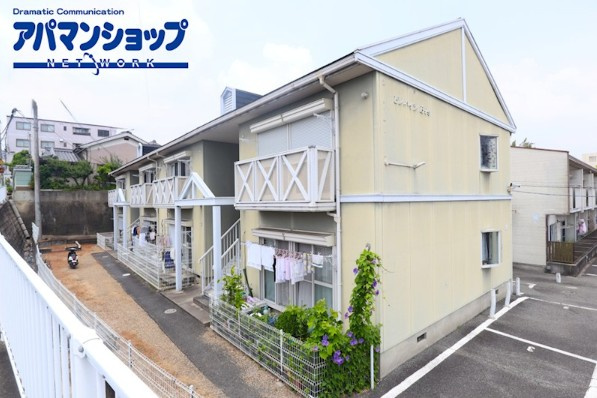 ピノハイツビスの外観