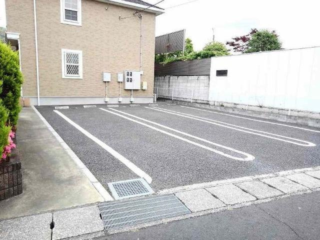 メロウ・リーフⅡの駐車場