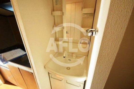 アーバンフラッツ難波東の独立洗面台|La Douceur難波東（ラドゥセール難波東）　独立洗面化粧台