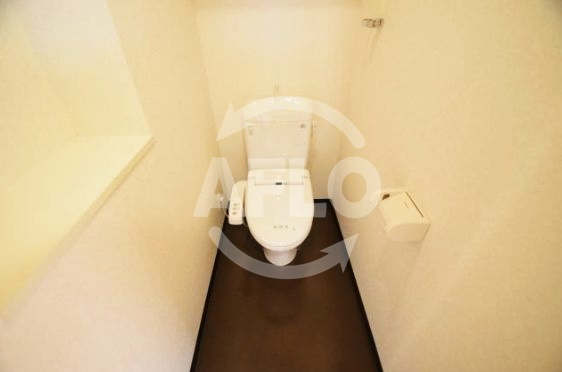 アーバンフラッツ難波東のトイレ|La Douceur難波東（ラドゥセール難波東）　温水洗浄便座