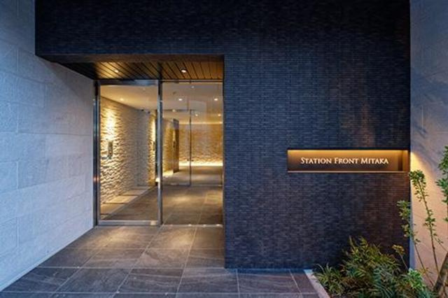 グランドレジデンス三鷹のエントランス