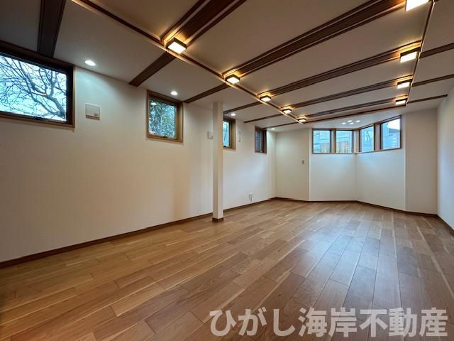 茅ヶ崎市浜竹3丁目　新築戸建　全４棟の居間・リビング|19帖　床暖房付LDK