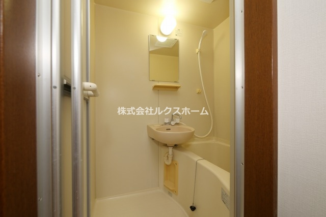 ネオハイツの浴室|コンパクトで使いやすいお風呂です