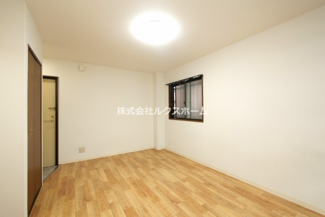 ネオハイツの居間・リビング|居間です