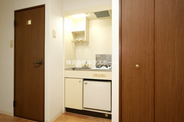 ネオハイツの居間・リビング|ゆったりとしたリビングです