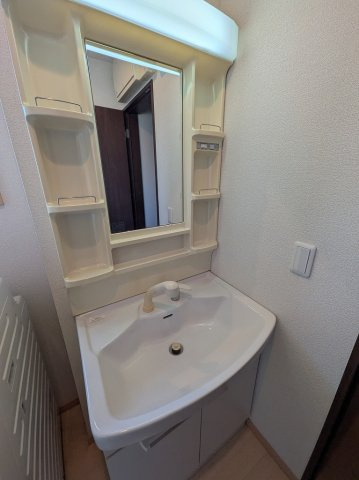 北名古屋市久地野　中古戸建の独立洗面台|独立洗面化粧台付き