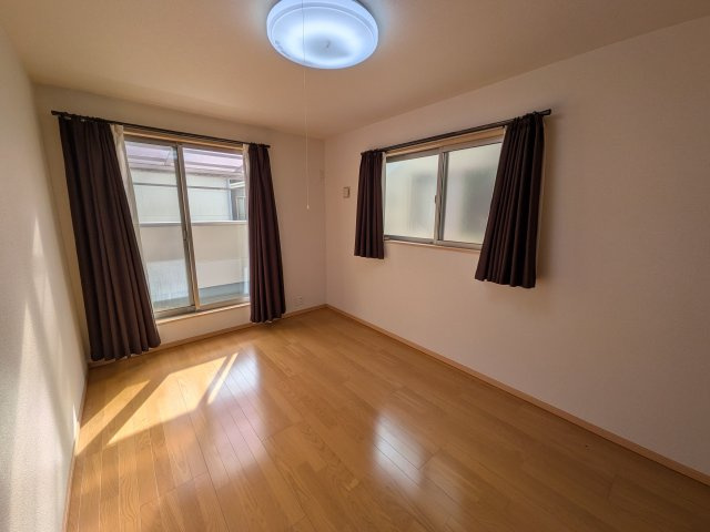 北名古屋市久地野　中古戸建の洋室|個人の部屋や寝室として使える洋室です