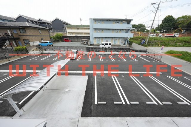パドレムールトメスク【キャッシュバック対象物件】の駐車場|カースペースがあります