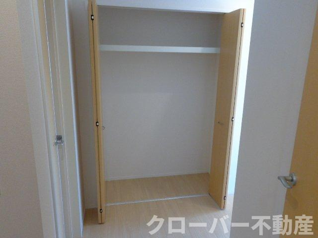 マリアージュの収納|廊下のクローゼット